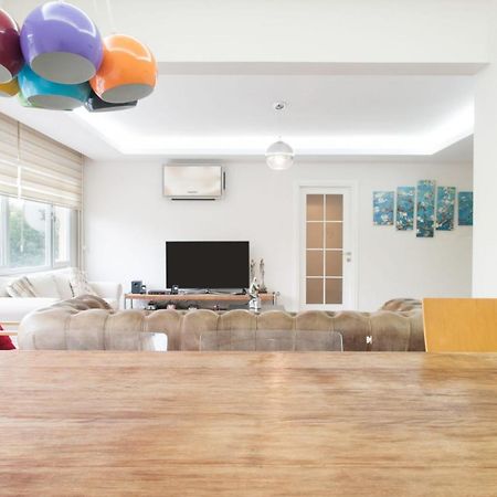 Central And Vibrant Flat With Balcony In Besiktas Istambul Exterior foto